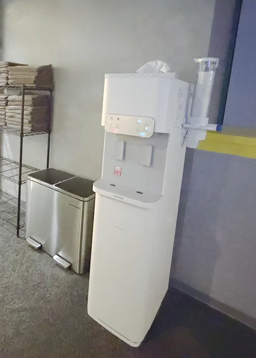 給水機（VISION 24 六本松店の設備）
